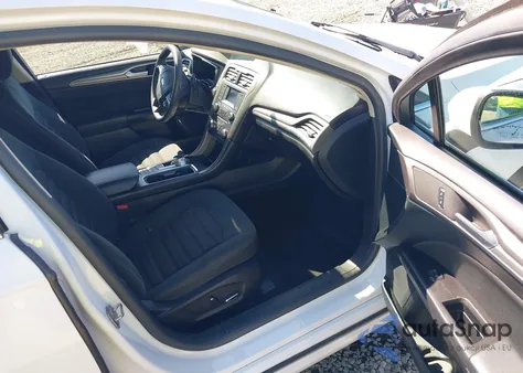 2017 Ford Fusion Hybrid Se z USA, uszkodzony, nr VIN 3FA6P0LU9HR400659